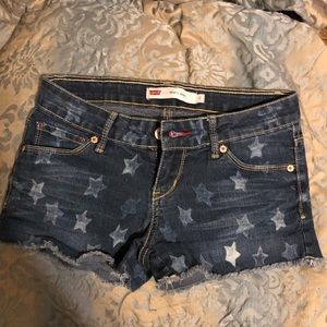 Levi’s shorty shorts